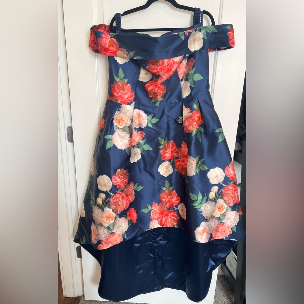 NWT Chi Chi London Floral Print Dip Hem Midi Dress: Plus Size 20